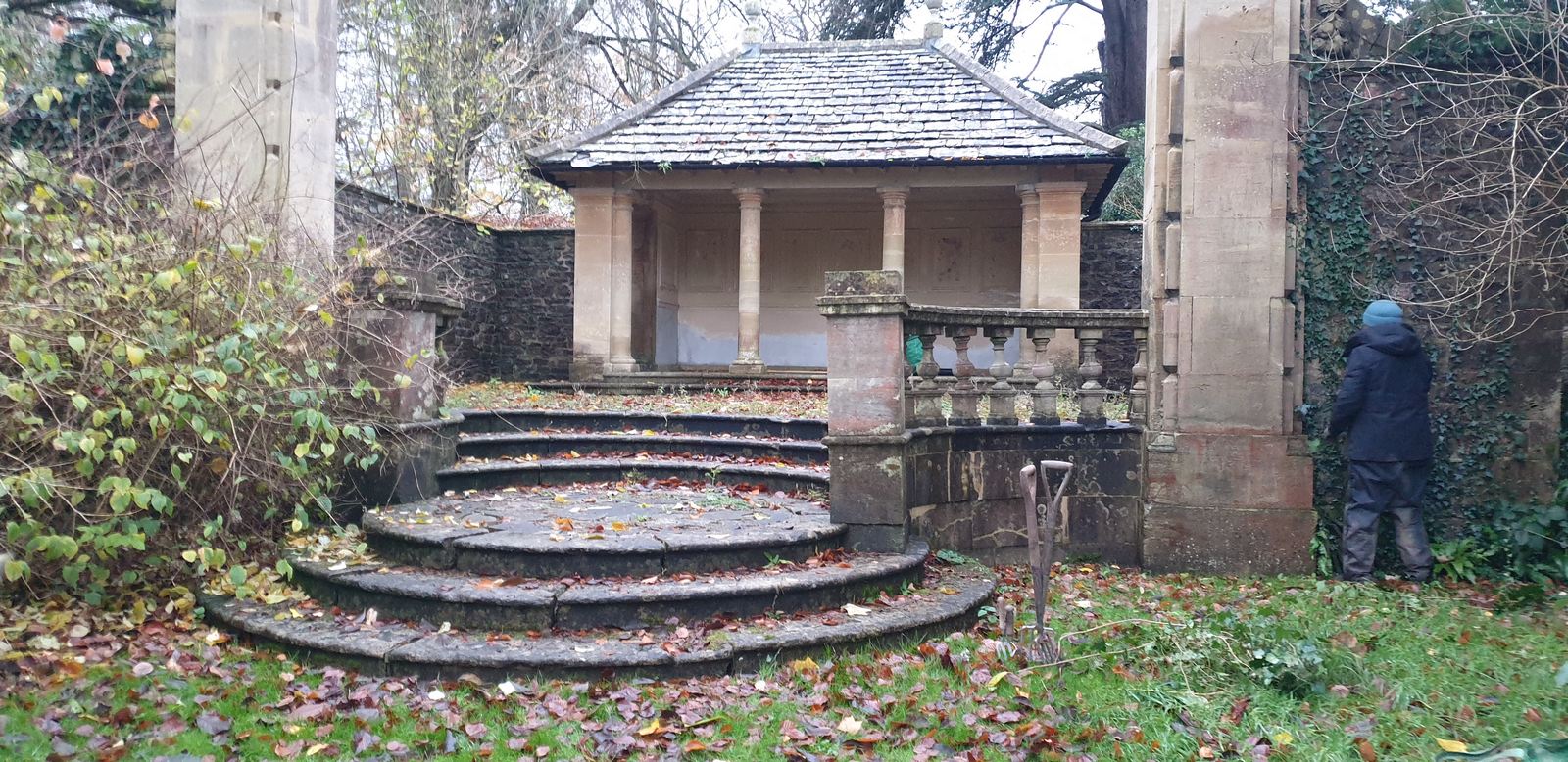 Grounds maintenance in an historic garden